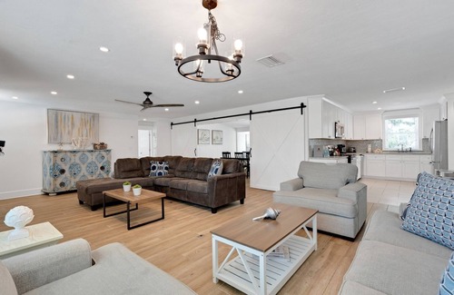 Siesta Key Village House | Siesta Home with Pool & Waterslide - Sunset Splash