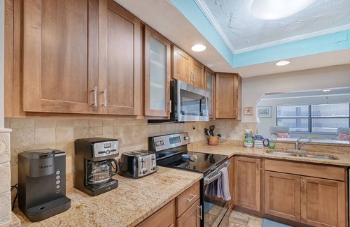 Siesta Key Condo | Siesta key Beachfront 2 bedroom 2 bath condo.Beautiful beach decor fully stocked