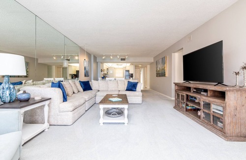Siesta Key Condo | Siesta Key Beachfront Condo - 2BR Private beach access on Crescent Beach