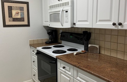 Siesta Key Condo | Siesta Key Cozy 1/1 .34 mi Walk to the Beach