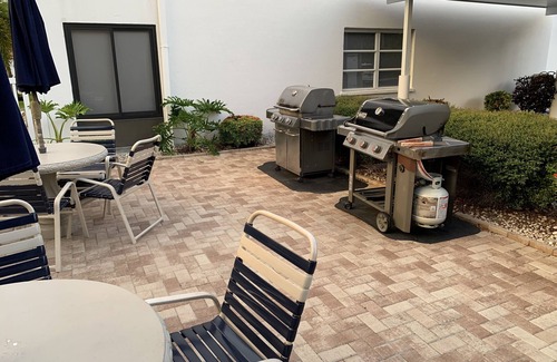 Siesta Key Condo | Siesta Key Escape 2BR 2BA w/washer-dryer - 5 min walk from beach