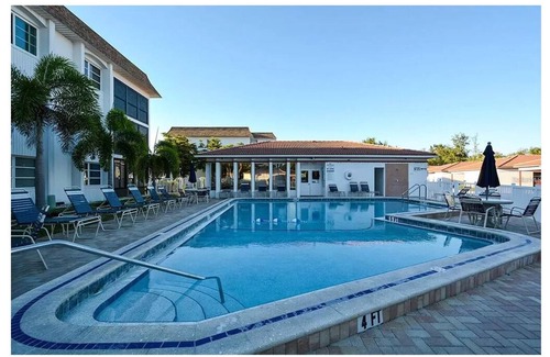 Siesta Key Condo | Siesta Key Escape 2BR 2BA w/washer-dryer - 5 min walk from beach