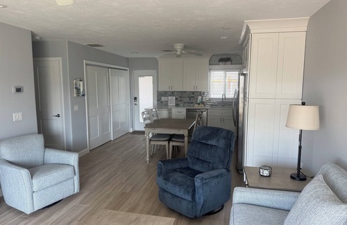 Siesta Key Condo | Siesta Key Gulf Side - #84 - Private Tranquil Condo - Jamaica Royale - Remodeled