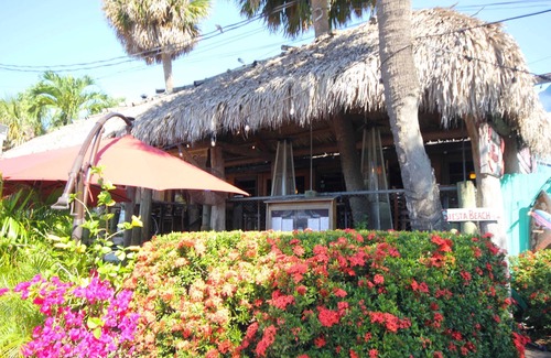 Aloha Kai Apartment | Siesta Key Haven: Beachside Pool & More