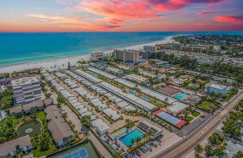 Aloha Kai Apartment | Siesta Key Haven: Beachside Pool & More