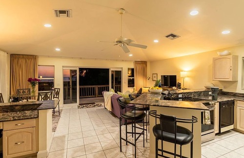 Siesta Key Condo | Siesta Key Paradise – 1BR Condo with Balcony, Sunset Views & Beach Access