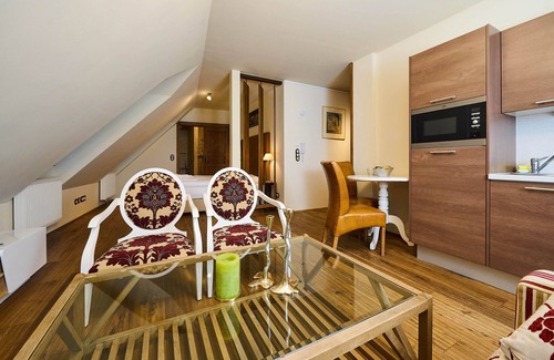 Grinzing Apartment | Sievering Art Apartments Steinfeder