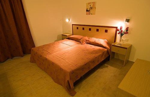 Pefkos Apartment | Sifis Studios Pefkos