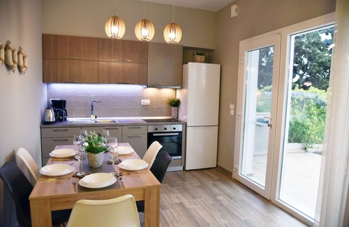 Agios Nikolaos Apartment | Siggos Suites B awaits