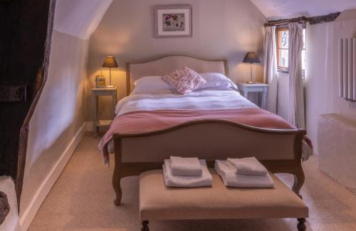 Lacock Hotel | Sign of the Angel