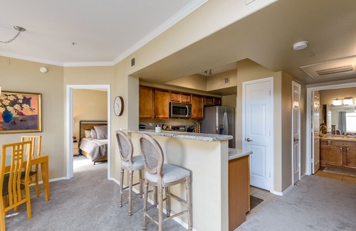 North Scottsdale Condo | Signature Complex - Highly Desirable 2/2 with Heated Pool, Spa, Steam, Sauna