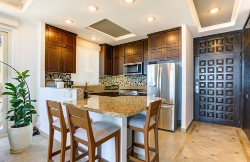 Romantic Zone Condo | Signature Pinnacle - Luxury Condo with Ocean Views