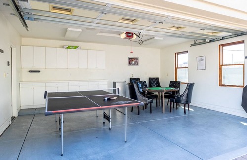 Coronado House | SIGNS OF SUMMER: HOT TUB + PING PONG + POKER TABLE