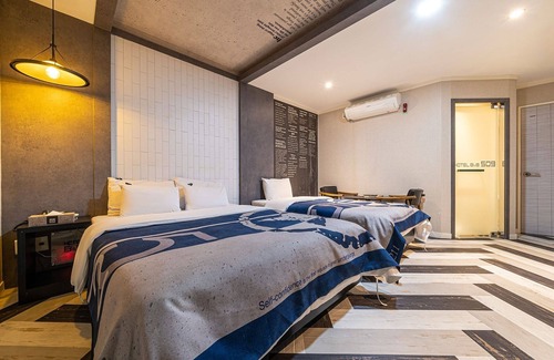 Siheung Hotel | Siheung B and B