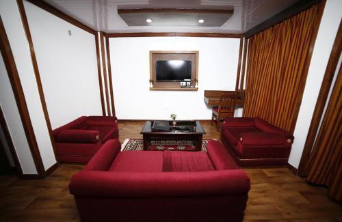 Pelling Hotel | Sikkim Tourist Centre