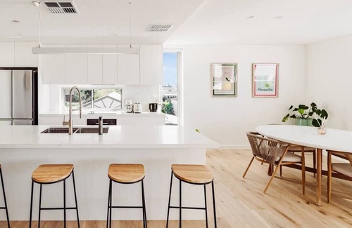 Coolum Beach Apartment | SILK | New Modern Condo 400m to the Beach