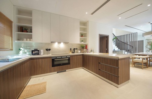 Abu Dhabi Villa | Silk Valley - Modern 4B + maid's room with private swimming pool & beach access