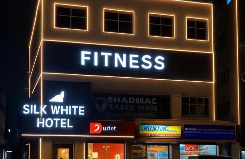 Kachiguda Hotel | Silk White