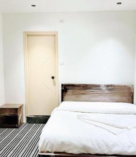 Kachiguda Hotel | Silk White