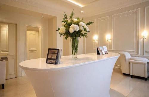 Kachiguda Hotel | Silk White