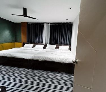 Kachiguda Hotel | Silk White