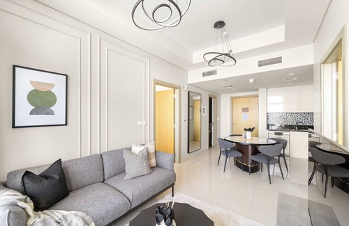 Sheikh Zayed Road Apartment | Silkhaus Elite 2BDR near Safa Park | Aykon City