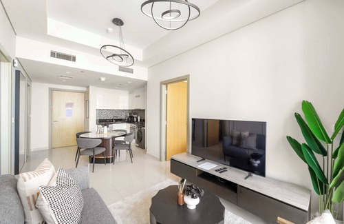 Sheikh Zayed Road Apartment | Silkhaus Elite 2BDR near Safa Park | Aykon City