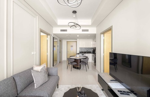 Sheikh Zayed Road Apartment | Silkhaus Elite 2BDR near Safa Park | Aykon City