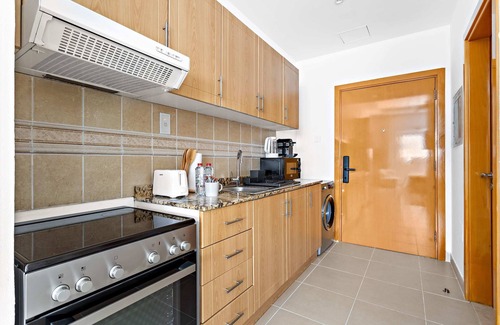 Dubai Apartment | Silkhaus Stylish Studio | ASB Tower | Pool & Gym