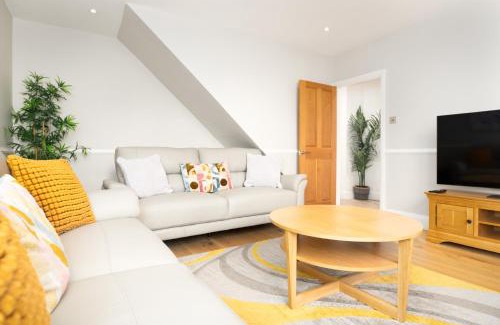 Brighton House | Sillwood Mews - With Free Parking