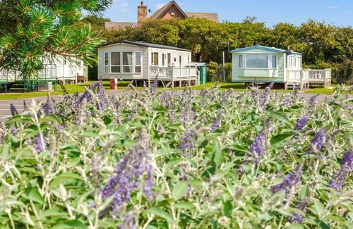 Chapel Saint Leonards House | Silver 6 Caravan WCF