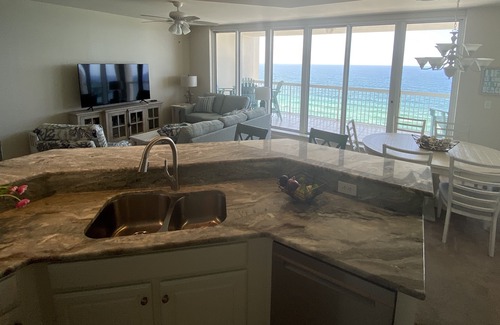 Destin Condo | Silver Beach Towers! 2020 Renovation - 3 King Suites ON THE BEACH!