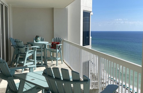 Destin Condo | Silver Beach Towers! 2020 Renovation - 3 King Suites ON THE BEACH!