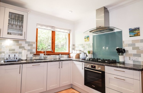 Ratagan Cottage | SILVER BIRCH LODGE, pet friendly, character holiday cottage in Dornie