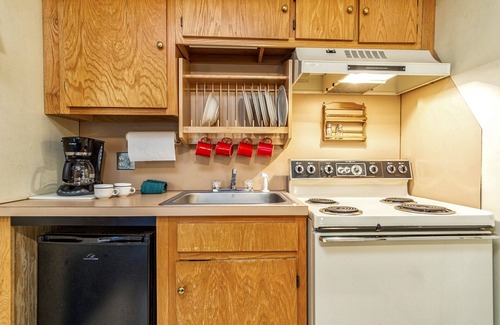 Snowshoe Condo | Silver Creek 1104 Studio Sleeps 3, Slope Side