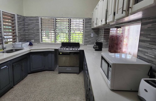 Runaway Bay House | Silver Creek Resort
