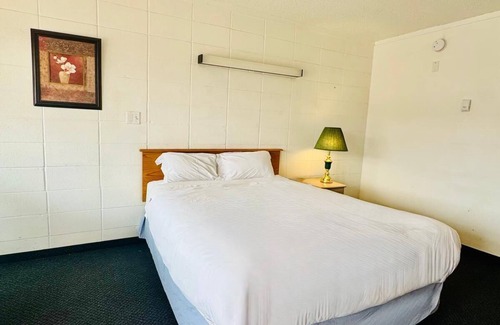 Grande Prairie Hotel | Silver Crest Lodge