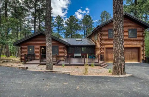 Alto Cabin | Silver Fox Inn Beautiful 5-bedroom Cabin w/hot tub