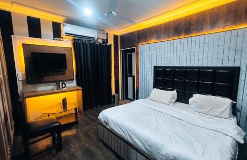 Nishat-Shalimar Hotel | silver inn srinagar
