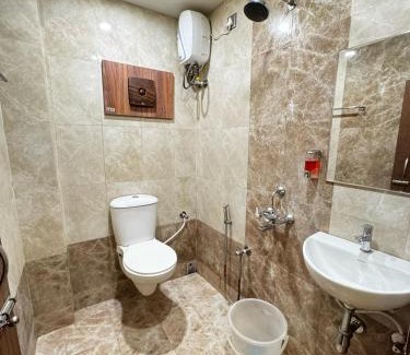 Kolkata Hotel | Silver Line Hotel - Nr Netaji Subhash Chandra Bose International Airport with Airport Drop