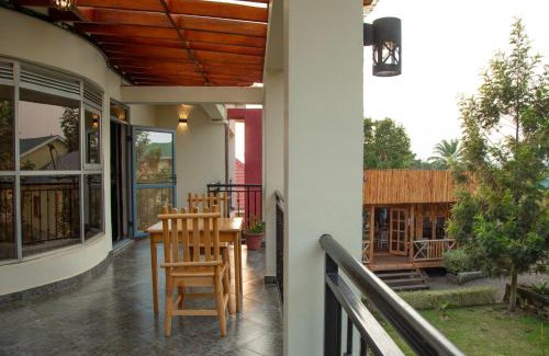 Fort Portal House | SILVER OAKS HOTEL Boma