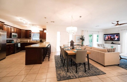 Estate Enighed Condo | Silver Palm at Palm Terrace