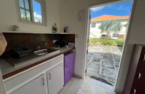 Colonarie Apartment | Silver Palm at Waves Villa Guesthouse