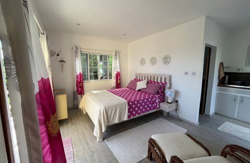 Colonarie Apartment | Silver Palm at Waves Villa Guesthouse