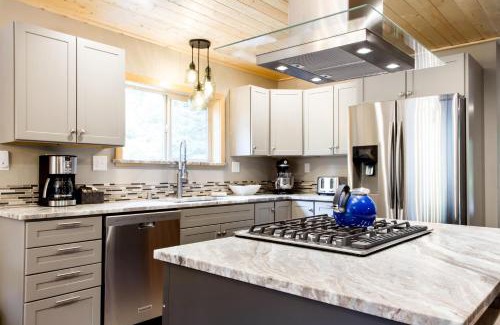 Glacier House | Silver Peak Lodge