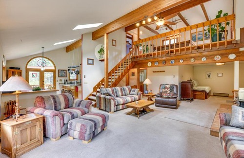 Silver Plume House | Silver Plume Mountain Haven with Views and Deck!