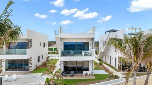 North Side House | Silver Reef 3 Oceanfront Condo