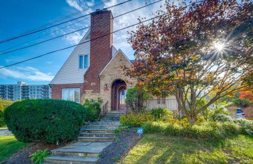 Silver Spring House | Silver Springs Home Walk to Downtown!
