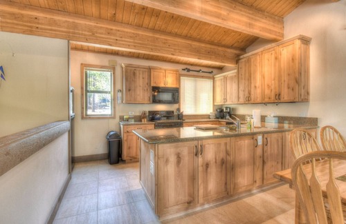 Truckee House | Silver Tree Sanctuary | Aspen Grove!
