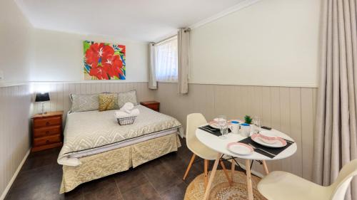 Hamilton Creek Hotel | Silver Wattle Cabins